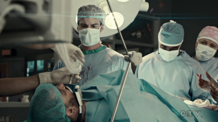 VampireDiariesWorld-dot-org_SavingHope3x02-2247.jpg