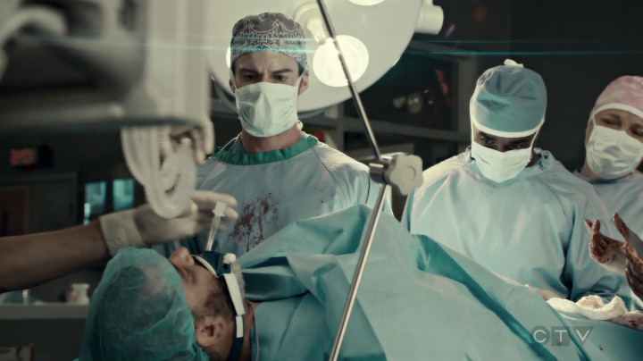 VampireDiariesWorld-dot-org_SavingHope3x02-2248.jpg