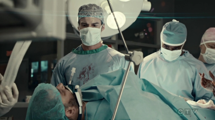 VampireDiariesWorld-dot-org_SavingHope3x02-2249.jpg