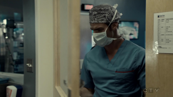 VampireDiariesWorld-dot-org_SavingHope3x02-2260.jpg