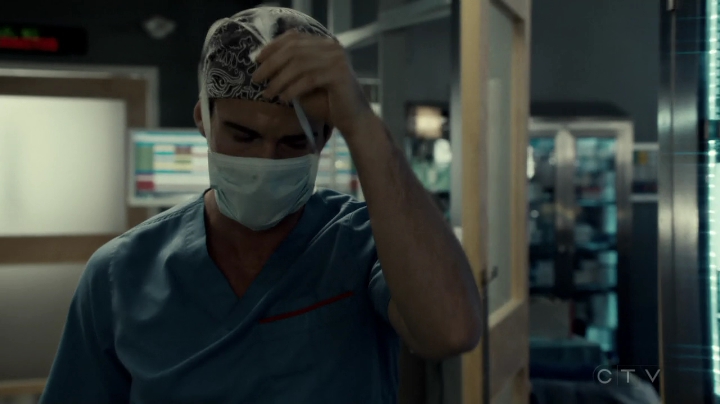 VampireDiariesWorld-dot-org_SavingHope3x02-2263.jpg