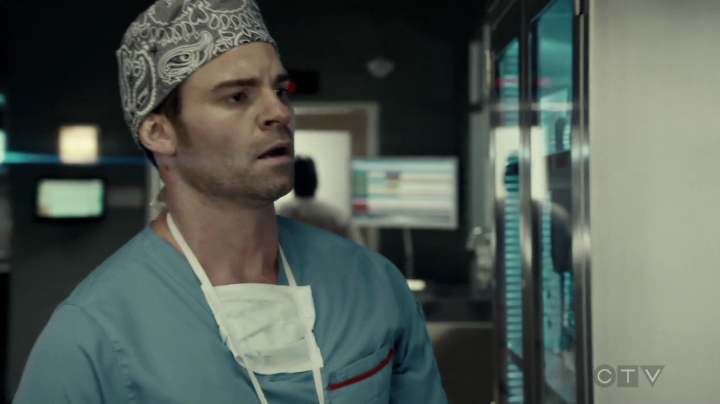 VampireDiariesWorld-dot-org_SavingHope3x02-2265.jpg