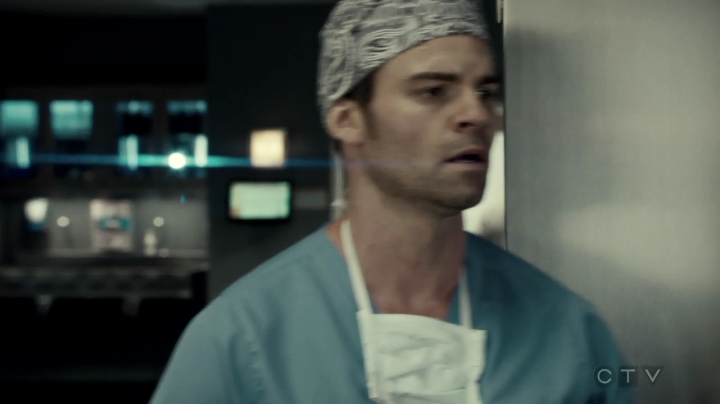 VampireDiariesWorld-dot-org_SavingHope3x02-2266.jpg