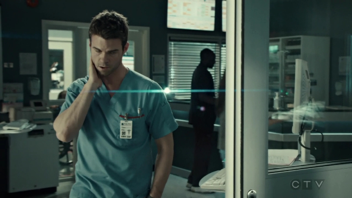 VampireDiariesWorld-dot-org_SavingHope3x02-2299.jpg