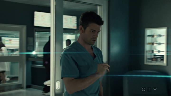 VampireDiariesWorld-dot-org_SavingHope3x02-2302.jpg