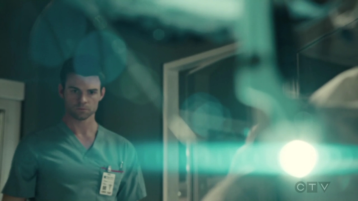 VampireDiariesWorld-dot-org_SavingHope3x02-2303.jpg