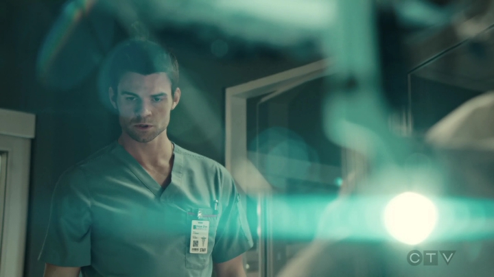 VampireDiariesWorld-dot-org_SavingHope3x02-2305.jpg