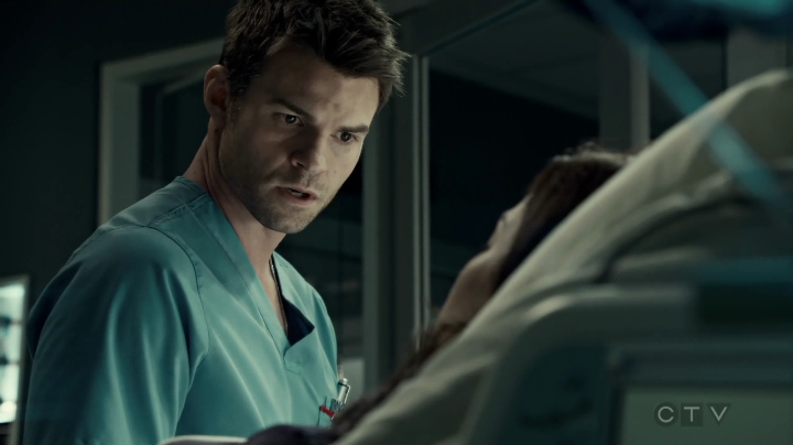 VampireDiariesWorld-dot-org_SavingHope3x02-2313.jpg