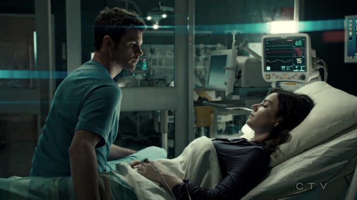 VampireDiariesWorld-dot-org_SavingHope3x02-2402.jpg