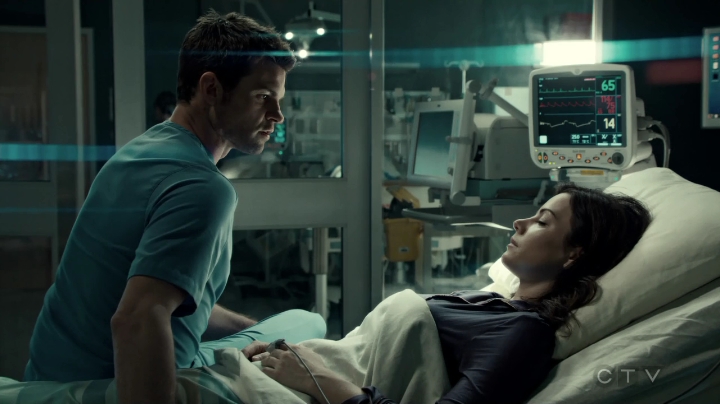 VampireDiariesWorld-dot-org_SavingHope3x02-2406.jpg