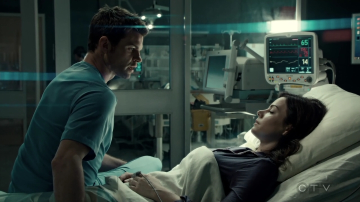 VampireDiariesWorld-dot-org_SavingHope3x02-2407.jpg