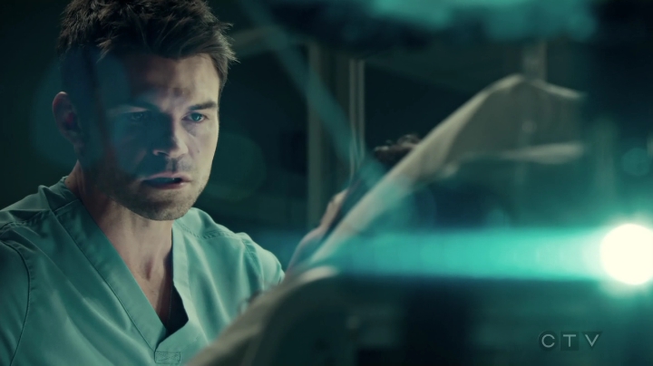 VampireDiariesWorld-dot-org_SavingHope3x02-2432.jpg