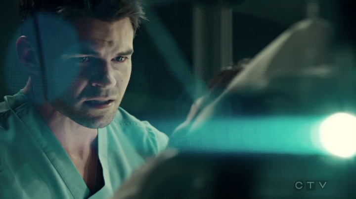 VampireDiariesWorld-dot-org_SavingHope3x02-2445.jpg