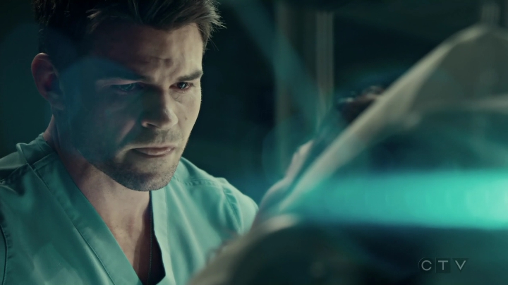 VampireDiariesWorld-dot-org_SavingHope3x02-2447.jpg