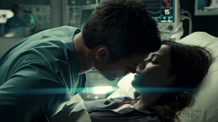 VampireDiariesWorld-dot-org_SavingHope3x02-2477.jpg