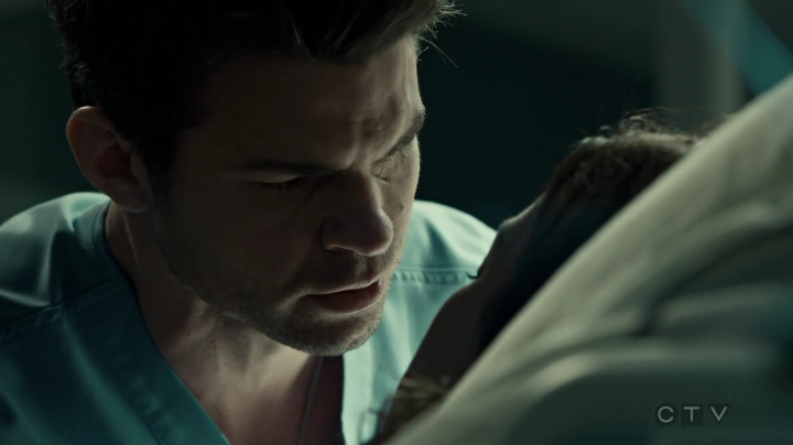 VampireDiariesWorld-dot-org_SavingHope3x02-2483.jpg