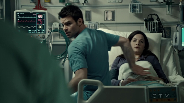 VampireDiariesWorld-dot-org_SavingHope3x02-2498.jpg