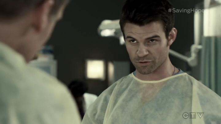 VampireDiariesWorld-dot-org_SavingHope3x03-0390.jpg