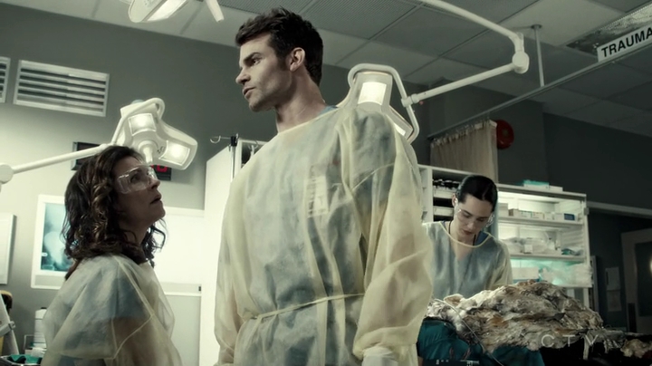 VampireDiariesWorld-dot-org_SavingHope3x03-0734.jpg