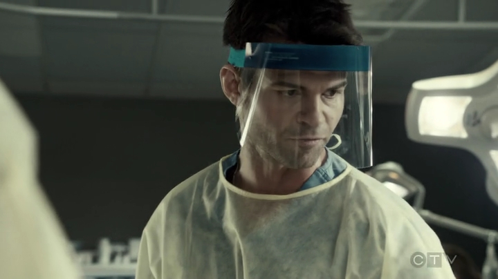 VampireDiariesWorld-dot-org_SavingHope3x03-0852.jpg