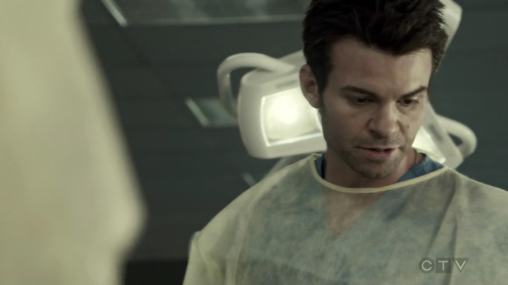 VampireDiariesWorld-dot-org_SavingHope3x03-0883.jpg