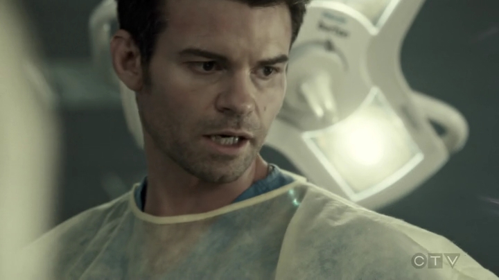 VampireDiariesWorld-dot-org_SavingHope3x03-0894.jpg