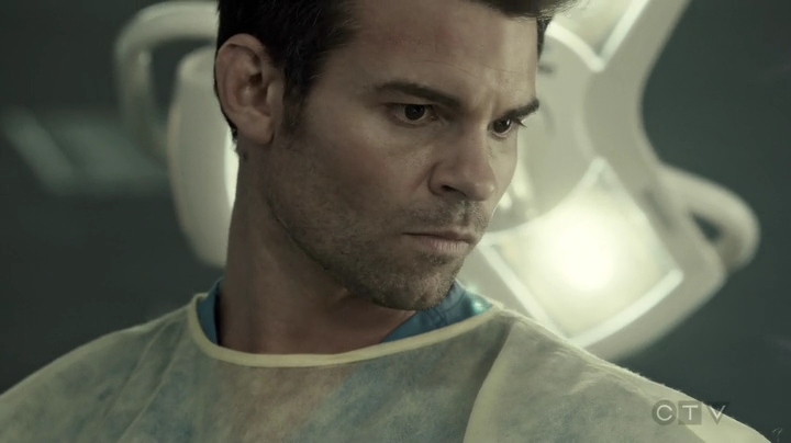 VampireDiariesWorld-dot-org_SavingHope3x03-0895.jpg