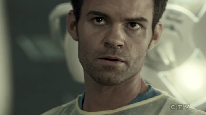 VampireDiariesWorld-dot-org_SavingHope3x03-0897.jpg