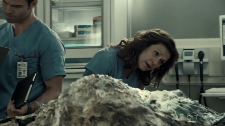 VampireDiariesWorld-dot-org_SavingHope3x03-1134.jpg