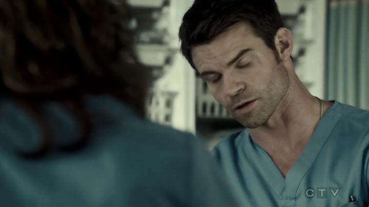 VampireDiariesWorld-dot-org_SavingHope3x03-1205.jpg