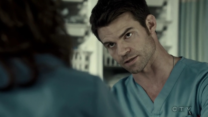 VampireDiariesWorld-dot-org_SavingHope3x03-1206.jpg