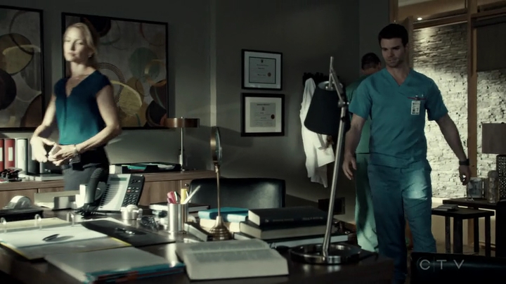 VampireDiariesWorld-dot-org_SavingHope3x03-1225.jpg