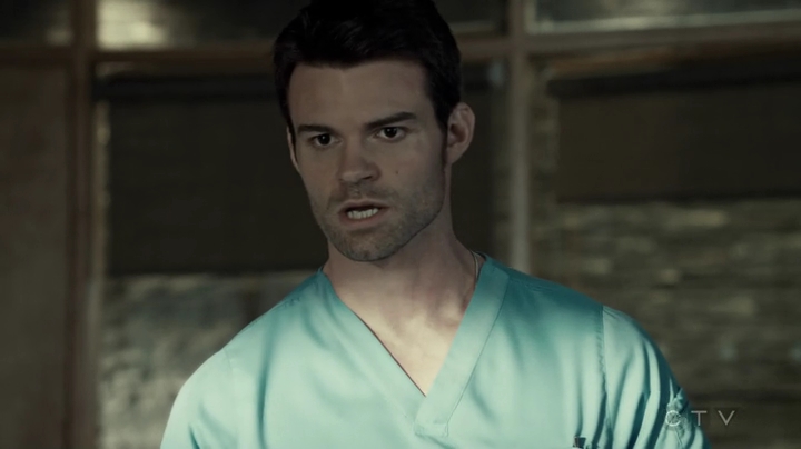 VampireDiariesWorld-dot-org_SavingHope3x03-1244.jpg