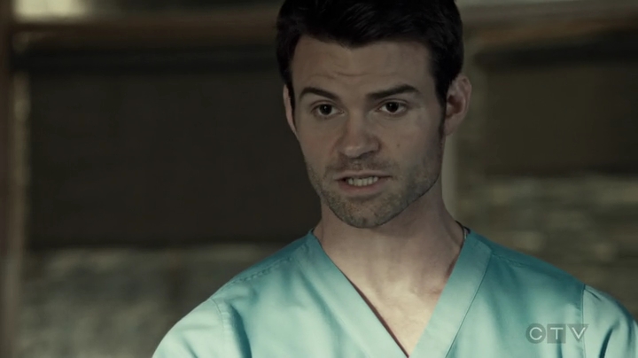 VampireDiariesWorld-dot-org_SavingHope3x03-1252.jpg