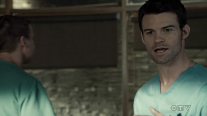 VampireDiariesWorld-dot-org_SavingHope3x03-1291.jpg