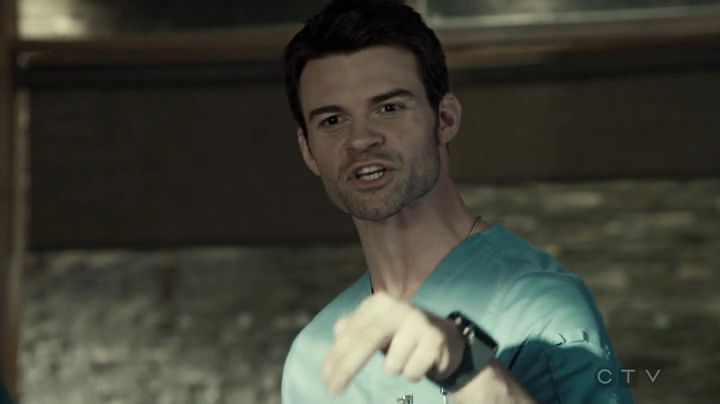 VampireDiariesWorld-dot-org_SavingHope3x03-1292.jpg