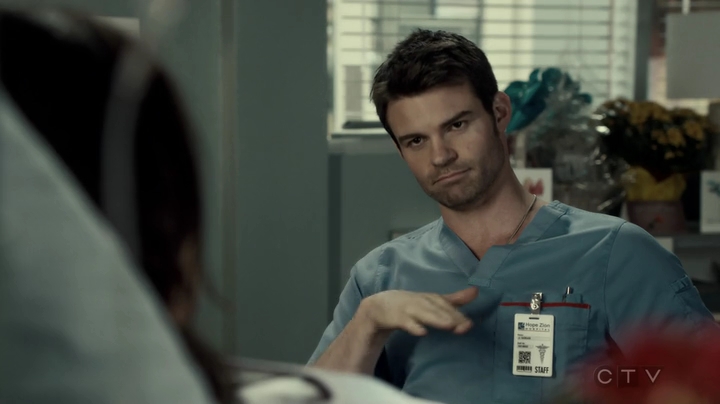 VampireDiariesWorld-dot-org_SavingHope3x03-1575.jpg