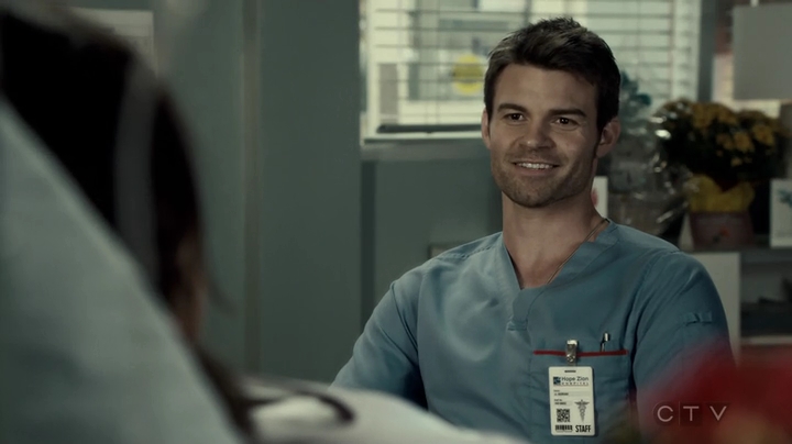 VampireDiariesWorld-dot-org_SavingHope3x03-1610.jpg