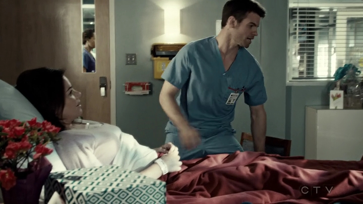 VampireDiariesWorld-dot-org_SavingHope3x03-1652.jpg