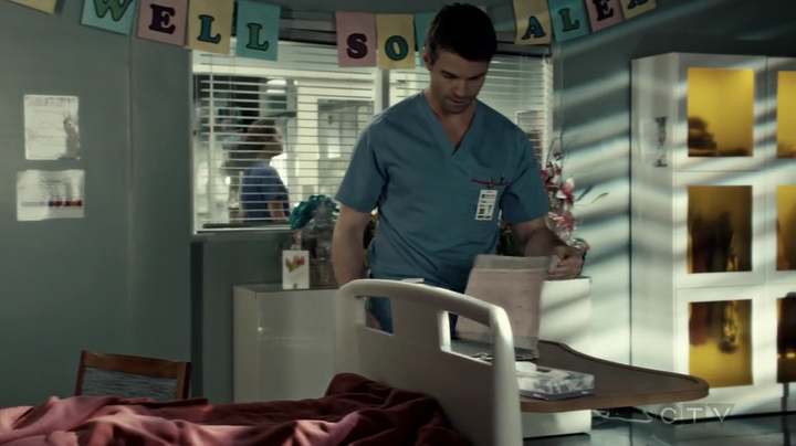 VampireDiariesWorld-dot-org_SavingHope3x03-1654.jpg