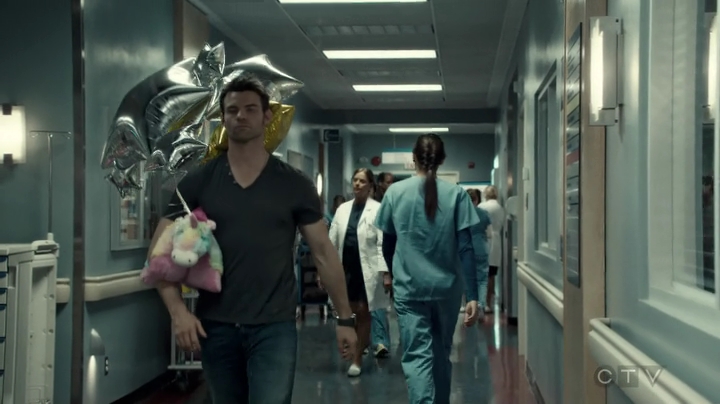 VampireDiariesWorld-dot-org_SavingHope3x03-2413.jpg