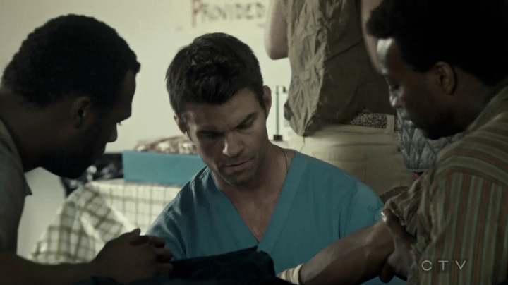 VampireDiariesWorld-dot-org_SavingHope3x04-0152.jpg