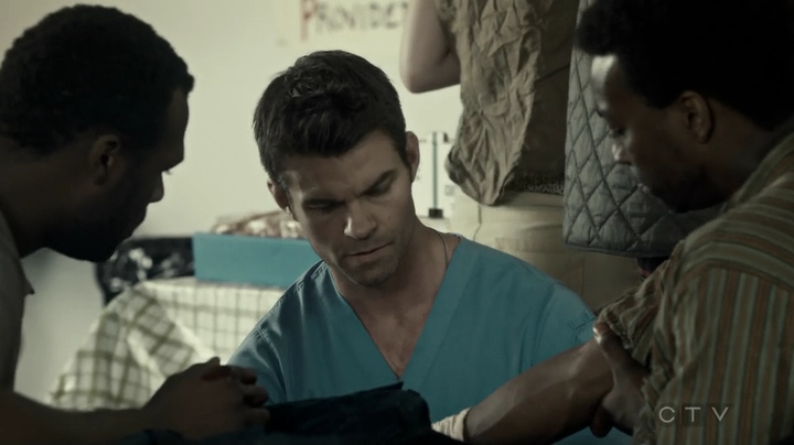 VampireDiariesWorld-dot-org_SavingHope3x04-0153.jpg