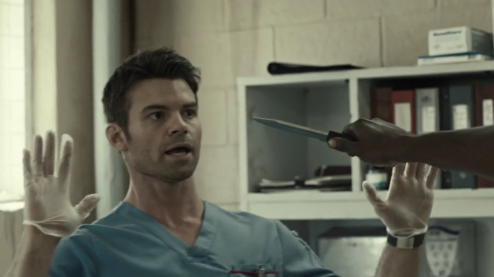 VampireDiariesWorld-dot-org_SavingHope3x04-0350.jpg