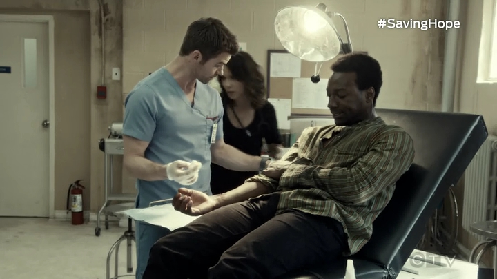 VampireDiariesWorld-dot-org_SavingHope3x04-0404.jpg