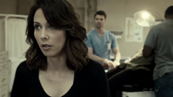 VampireDiariesWorld-dot-org_SavingHope3x04-1042.jpg