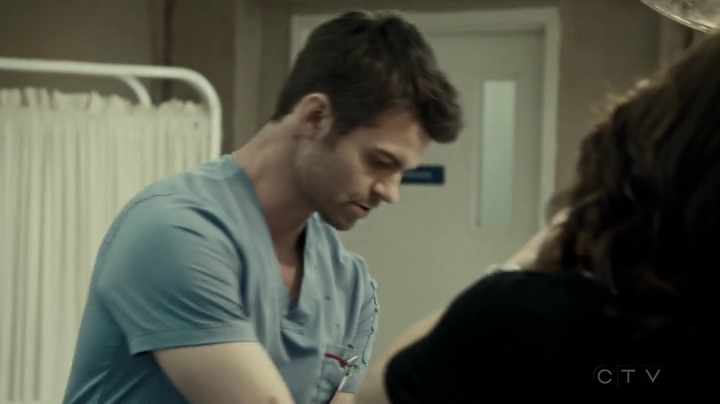 VampireDiariesWorld-dot-org_SavingHope3x04-1049.jpg