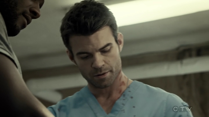 VampireDiariesWorld-dot-org_SavingHope3x04-1693.jpg