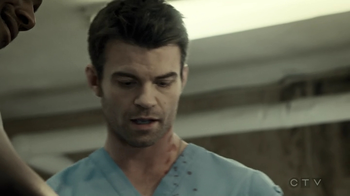 VampireDiariesWorld-dot-org_SavingHope3x04-1698.jpg