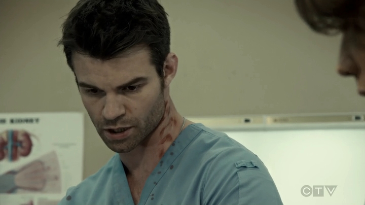 VampireDiariesWorld-dot-org_SavingHope3x04-1713.jpg